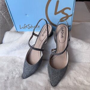 Life Stride Women's Minimalist Slingback with Pewter Glitter Finish Size 11
